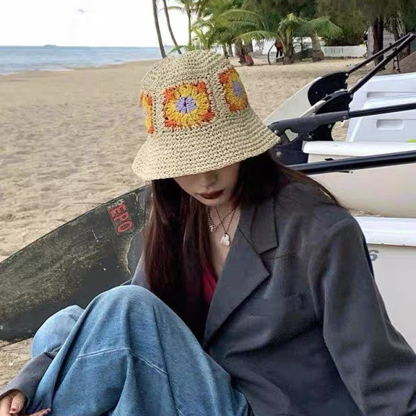 Chapeau seau en raphia tressé à la main avec fleurs