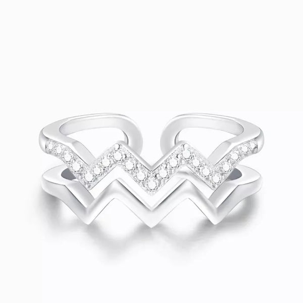 Bague en argent représente les hauts et les bas de la vie.