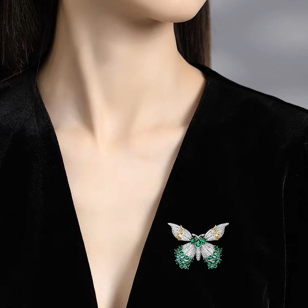 Broche papillon en zircon vert