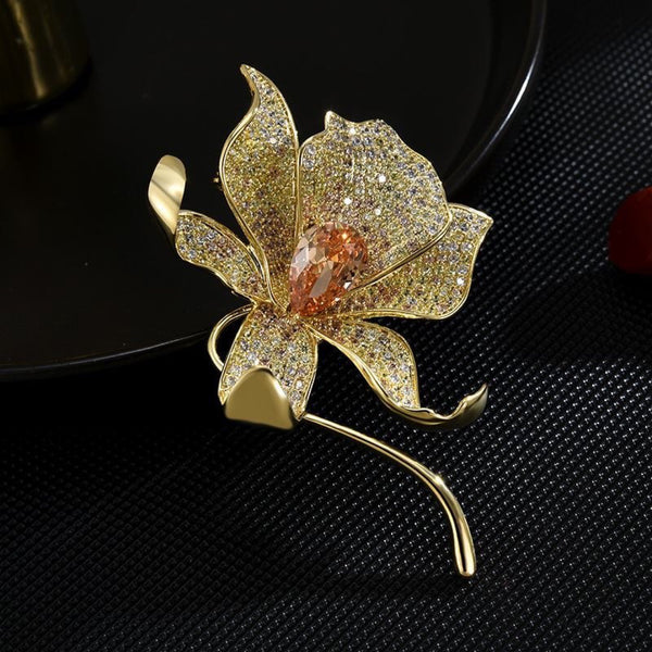 Broche fleur en zircon champagne
