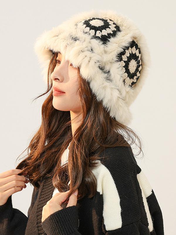 Chapeau en crochet avec fourrure de lapin doux