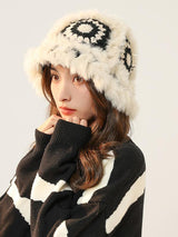 Chapeau en crochet avec fourrure de lapin doux