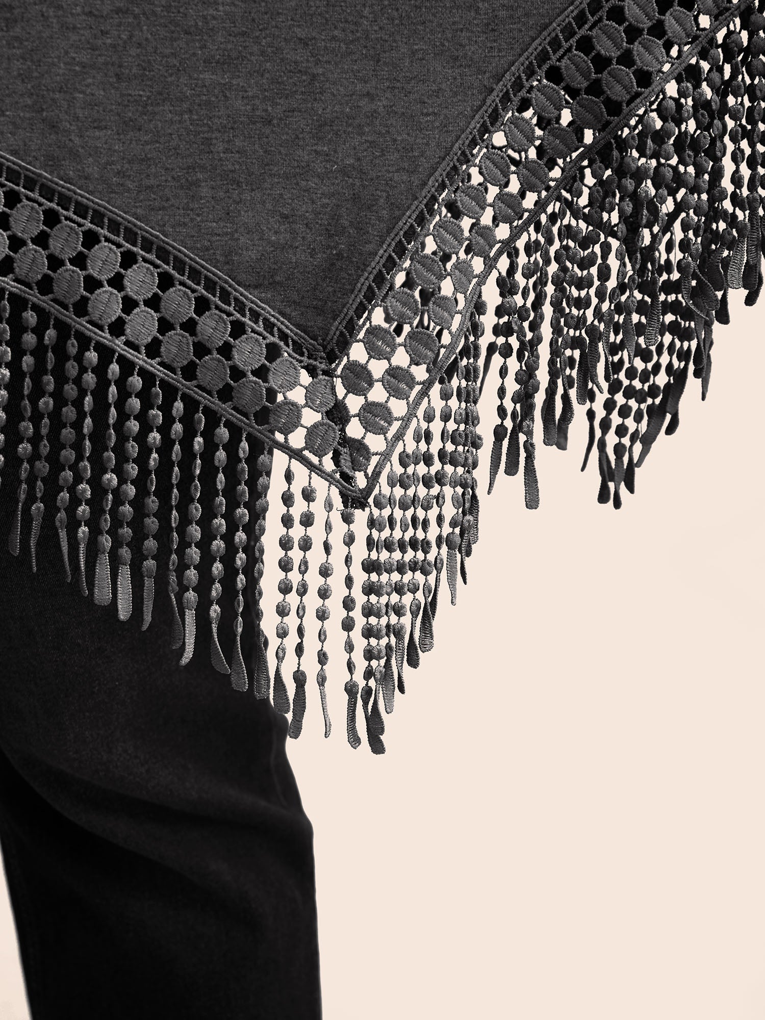 T-shirt à Col Rond Uni avec Détail en Dentelle et Franges