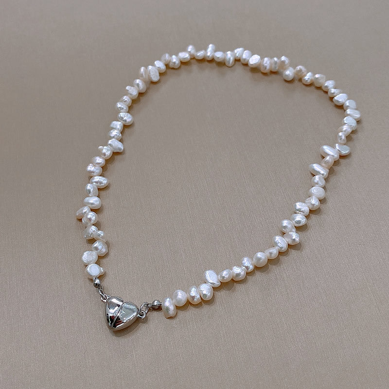 Collier Choker Cœur en Perles Baroques Magnétiques