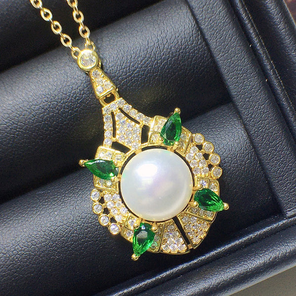 Ensemble ravissant de collier, boucles d'oreilles et bague
