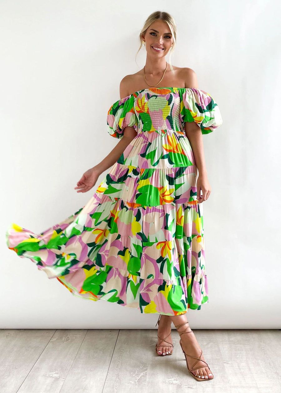 Robe longue à imprimé tropical et épaules dénudées