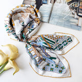 Foulard carré 100% soie à bord roulotté