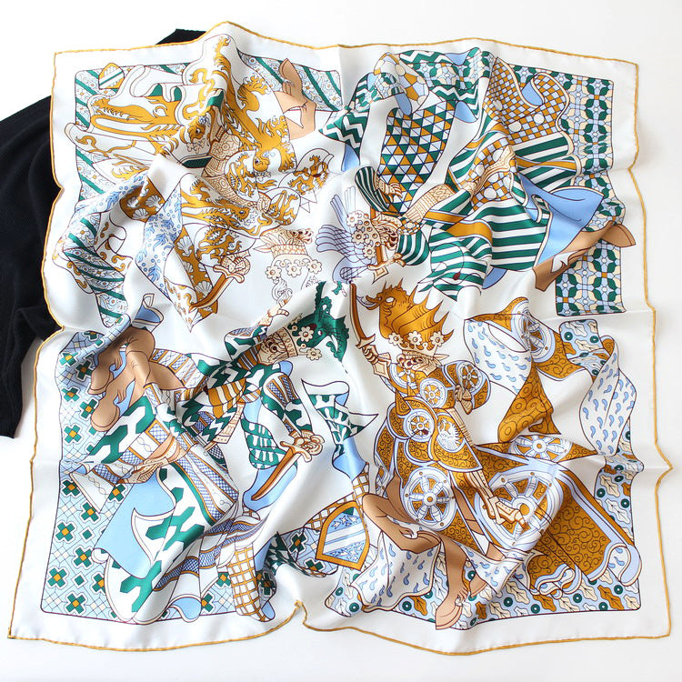 Foulard carré 100% soie à bord roulotté