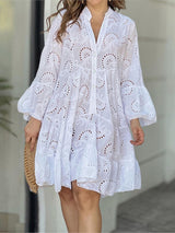 Robe en coton à manches longues avec découpe au volants