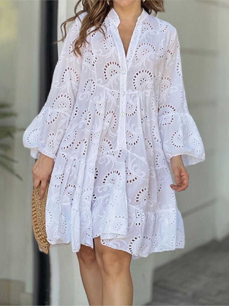 Robe en coton à manches longues avec découpe au volants
