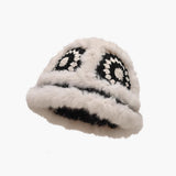 Chapeau en crochet avec fourrure de lapin doux