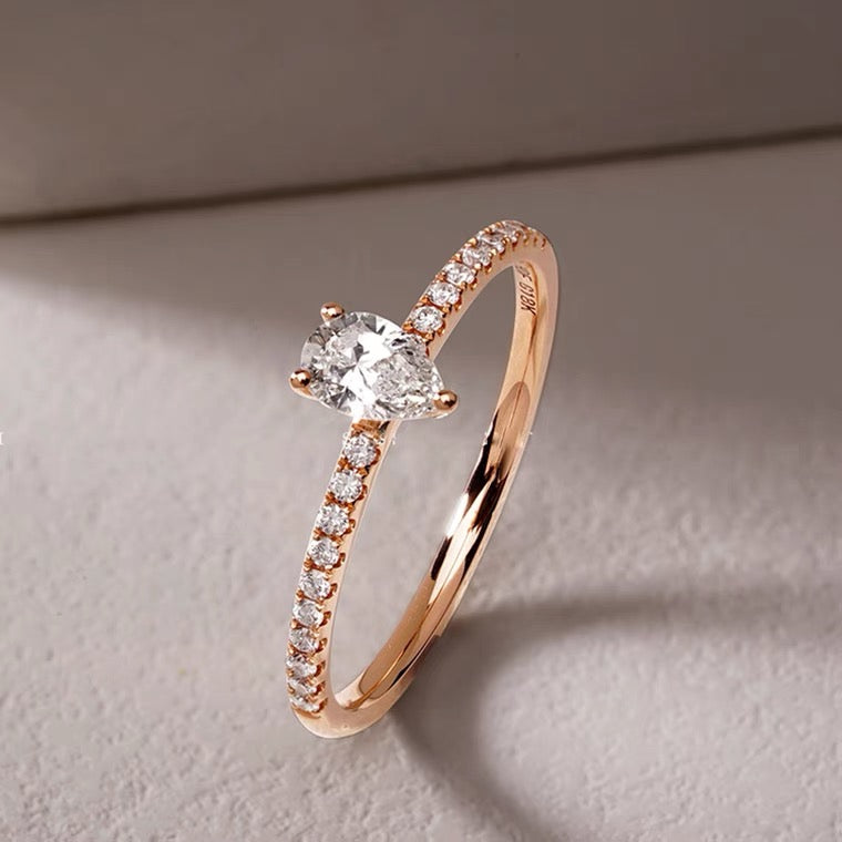 Bague en argent en forme de goutte
