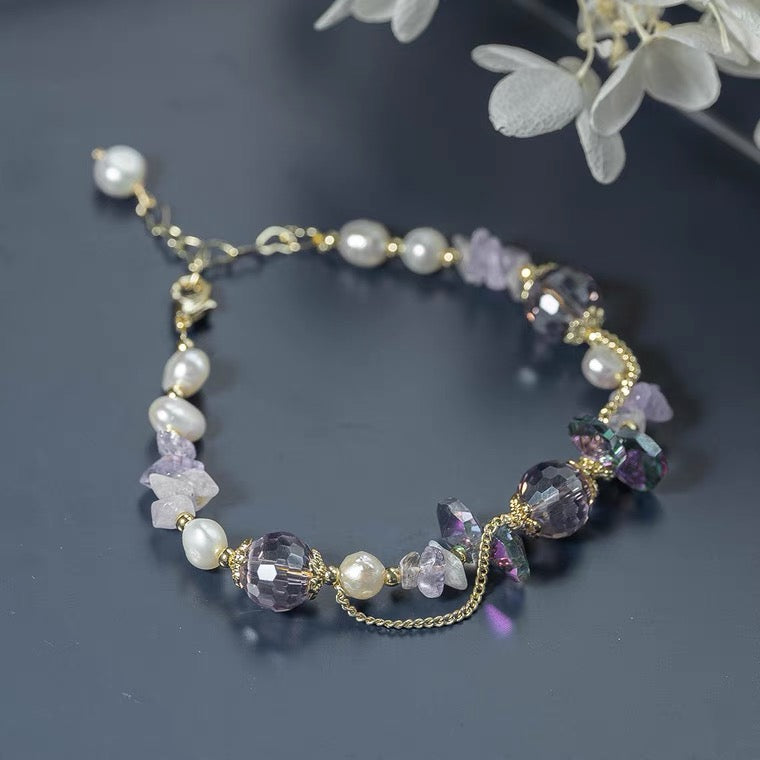 Bracelet en cristal tchèque et perles d'eau douce.
