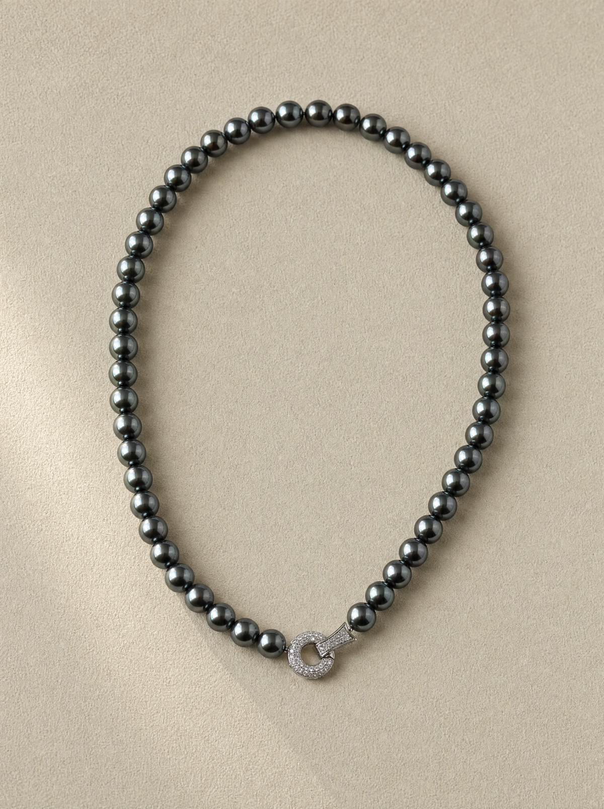 Collier perles grises nacrées
