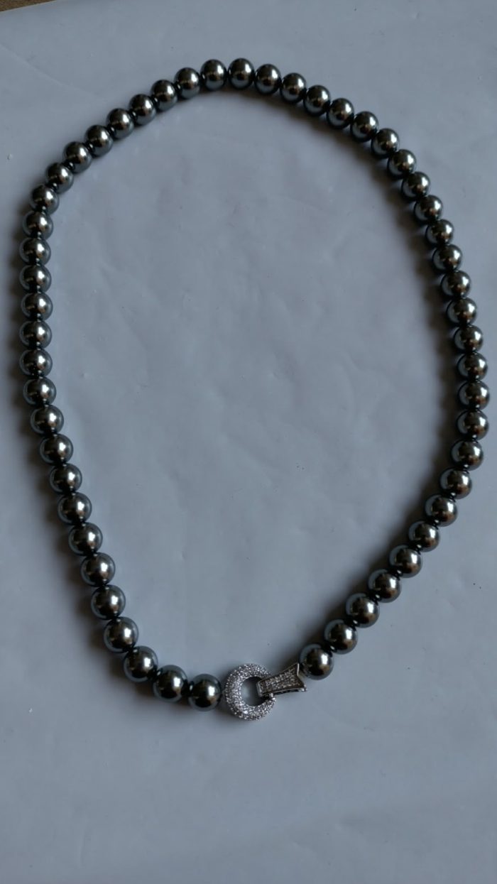 Collier perles grises nacrées