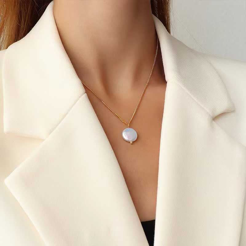Collier pendentif perle baroque