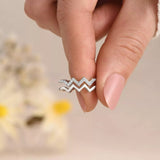 Bague en argent représente les hauts et les bas de la vie.
