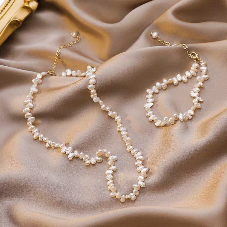Collier et bracelet de perles naturelles
