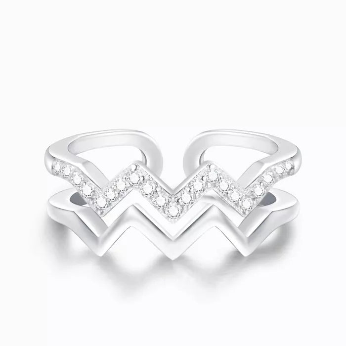 Bague en argent représente les hauts et les bas de la vie.
