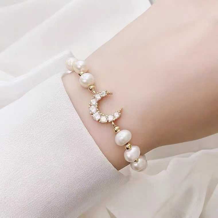 Moon bracelet en perle naturelle