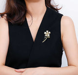 Broche fleur en nacre