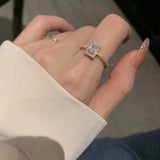Lot de 3 bagues en zircon carré et cœur.