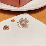 Broche fleur en nacre