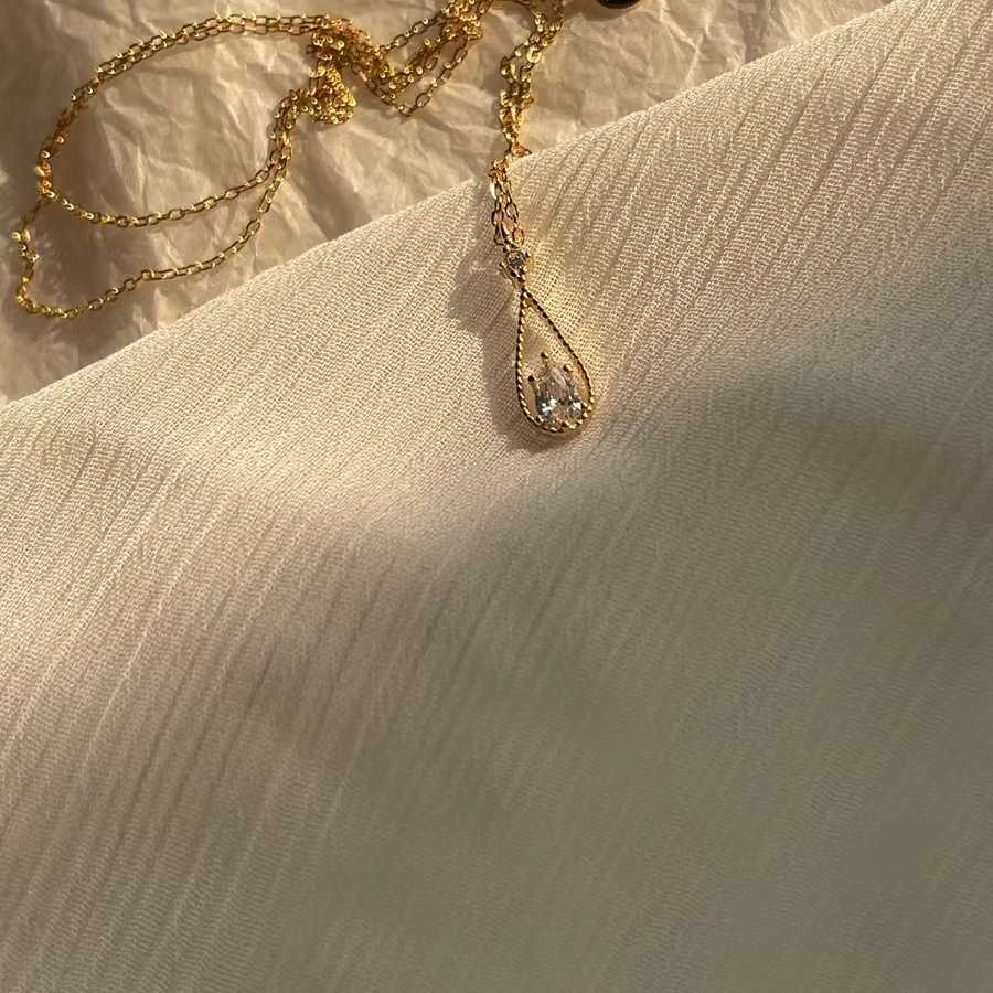 Collier en forme de larme en argent 925