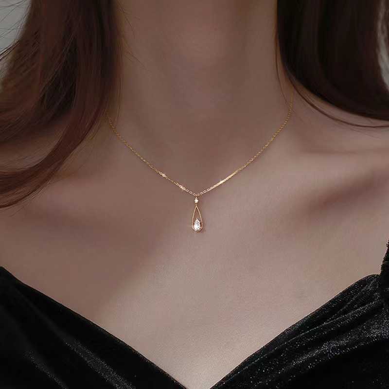 Collier en forme de larme en argent 925