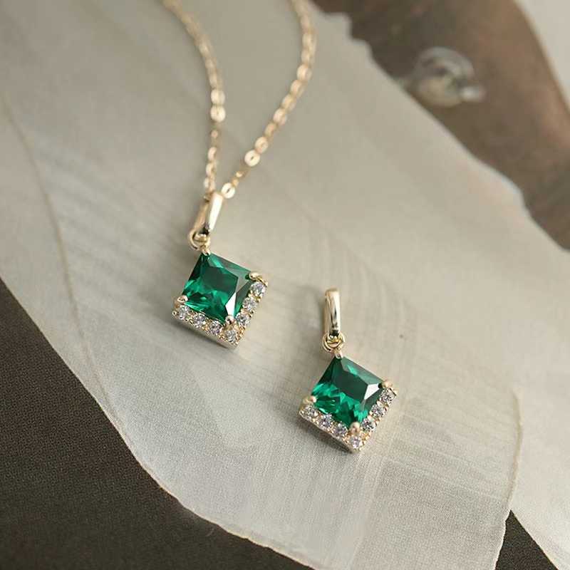 Collier en argent 925 avec zircon vert