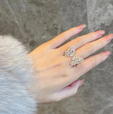 Ensemble de boucles d'oreilles et bague réglable en zircon