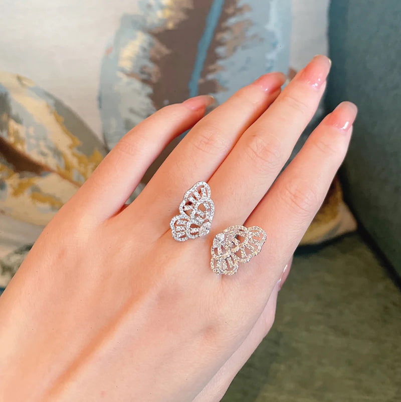 Ensemble de boucles d'oreilles et bague réglable en zircon