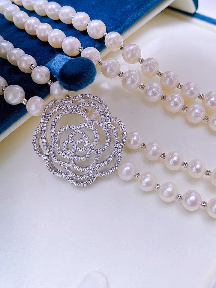 Collier Camélia à Perles d'Eau Douce
