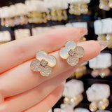 Boucle d'oreille trèfle perle d'eau douce