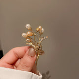 Broche bouquet de perles d'eau douce