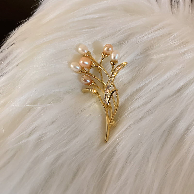 Broche bouquet de perles d'eau douce