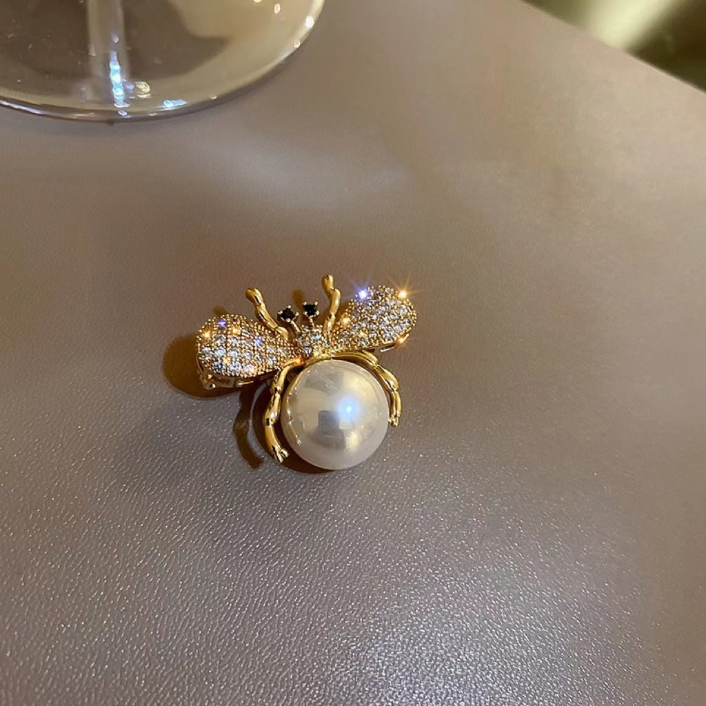 broche abeille diamant en perle d'eau douce
