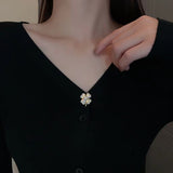 Broche fleur en nacre