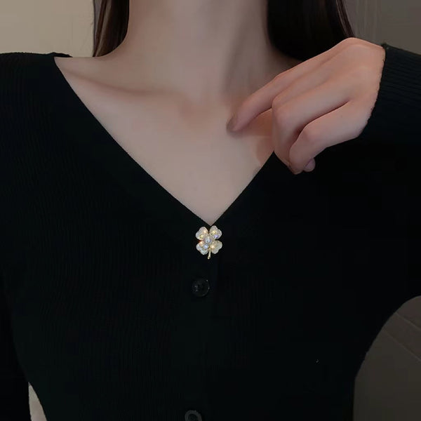 Broche fleur en nacre