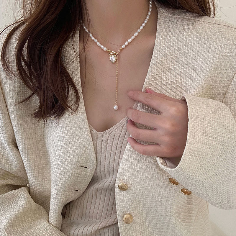 Collier de perles d'eau douce en forme de coeur ajustable