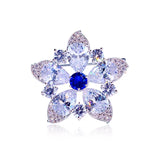 Broche fleur en saphir brillant