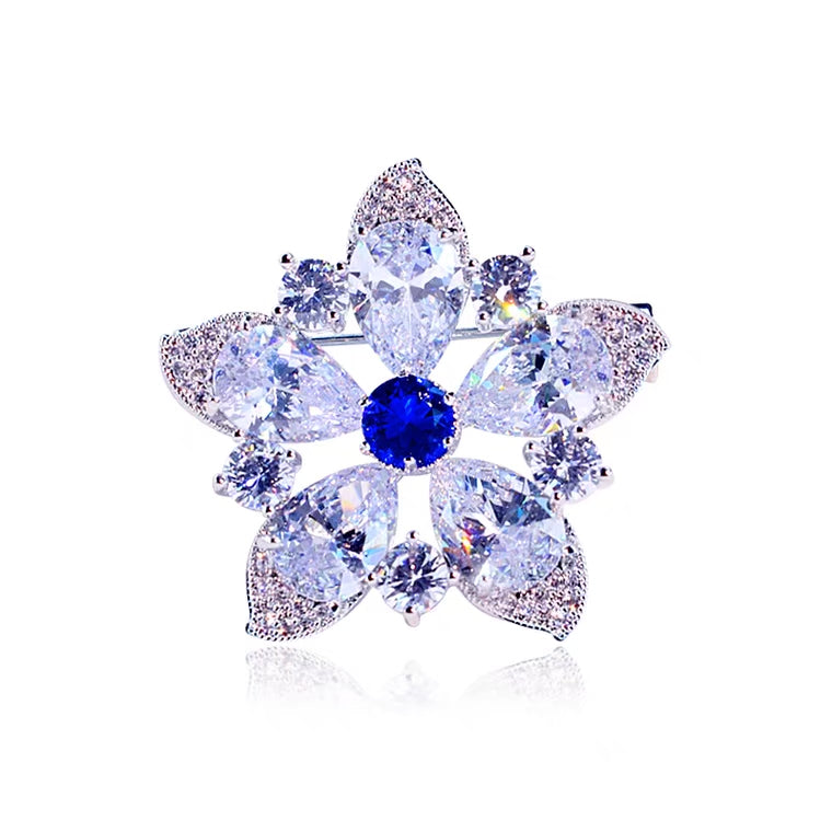 Broche fleur en saphir brillant