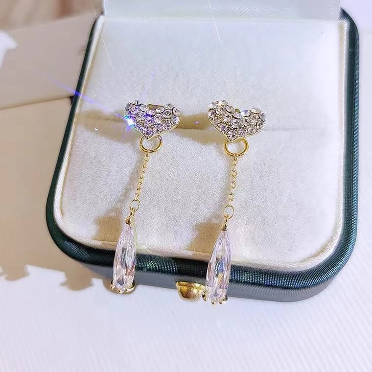 Boucle d'oreille Zircon coeur en forme de larme en argent 925